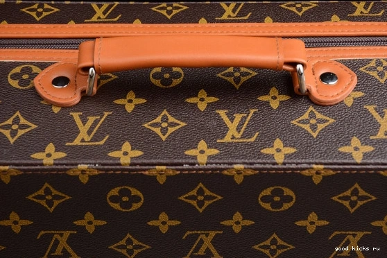 (WITH -LouiV CASE) JORDAN AIR AQ0818-158 AQ0818-158 O-W 1 0402